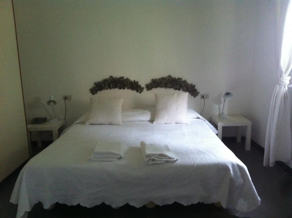 Hotel Pensione Moderna Bonassola Rum bild