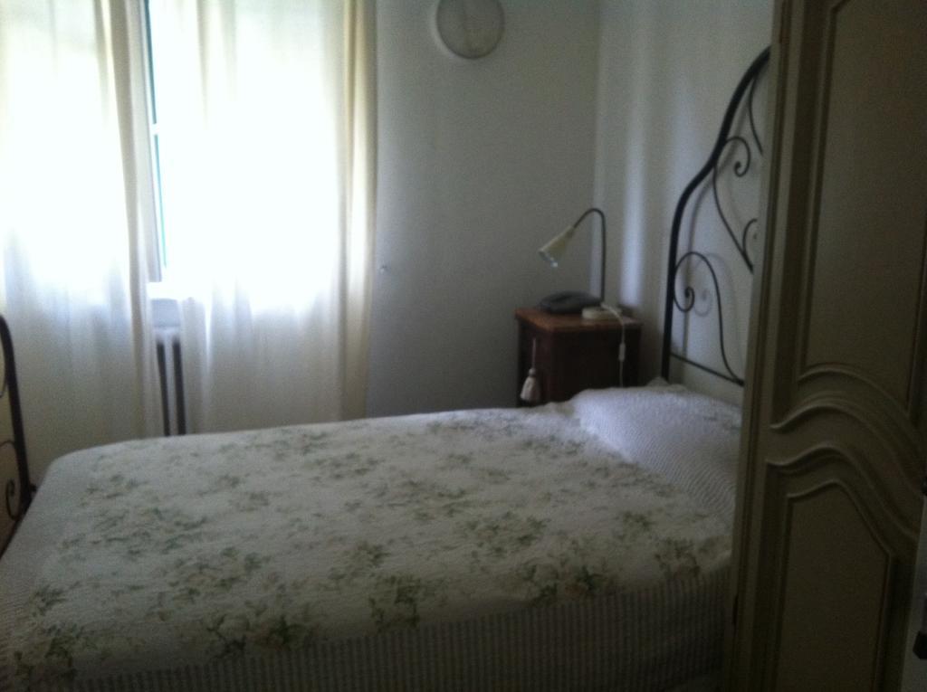 Hotel Pensione Moderna Bonassola Rum bild