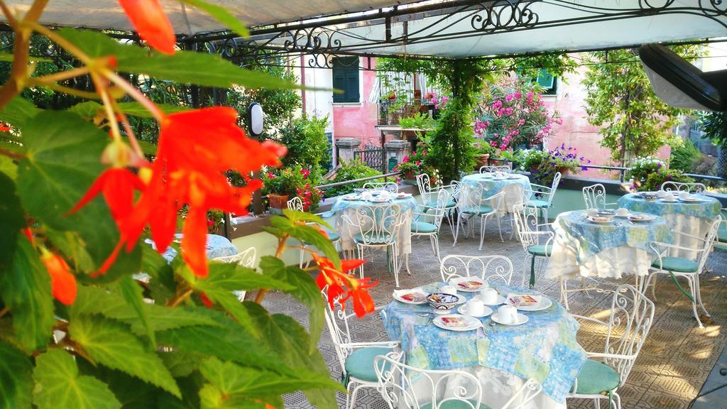 Hotel Pensione Moderna Bonassola Exteriör bild